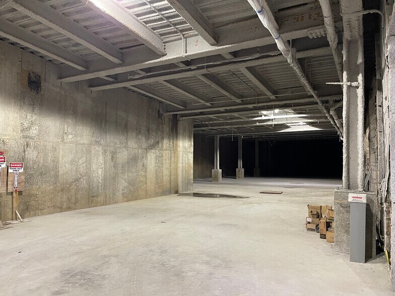 More Photos Of 251-73 Jericho Tpke, Bellerose Office For Sale
