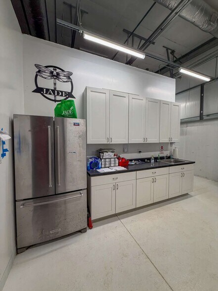 More Photos Of 9081 Skyline Dr, Morenci Manufacturing For Lease