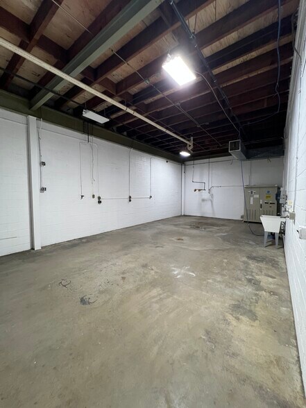 More Photos Of 1-5 Columbia Rd, Branchburg Light Manufacturing For Lease