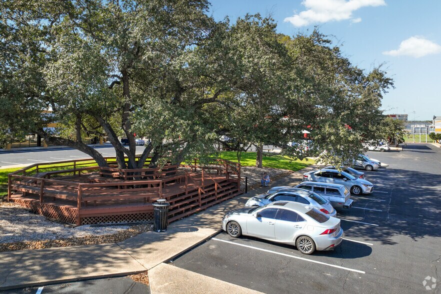 More Photos Of 11803-11889 Starcrest Dr, San Antonio Light Manufacturing For Lease