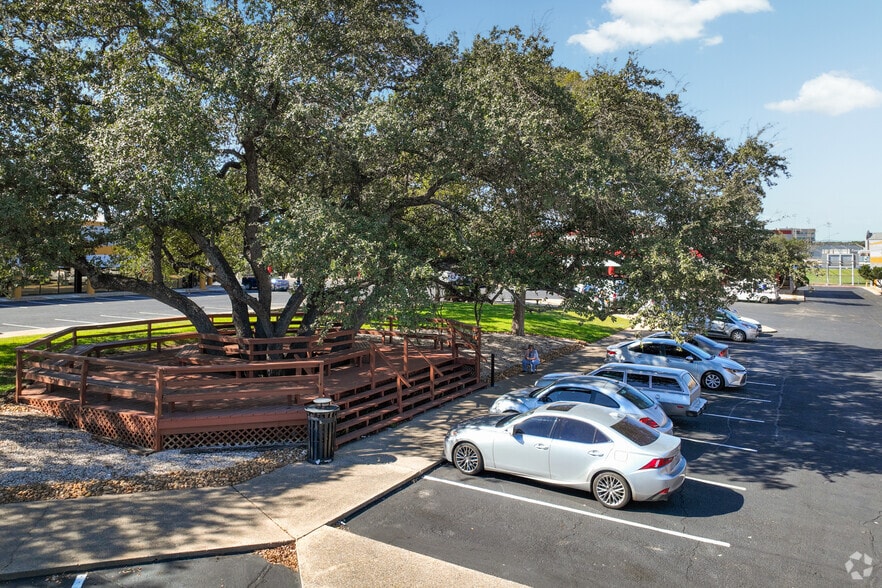 More Photos Of 11905-11945 Starcrest Dr, San Antonio Unknown For Lease