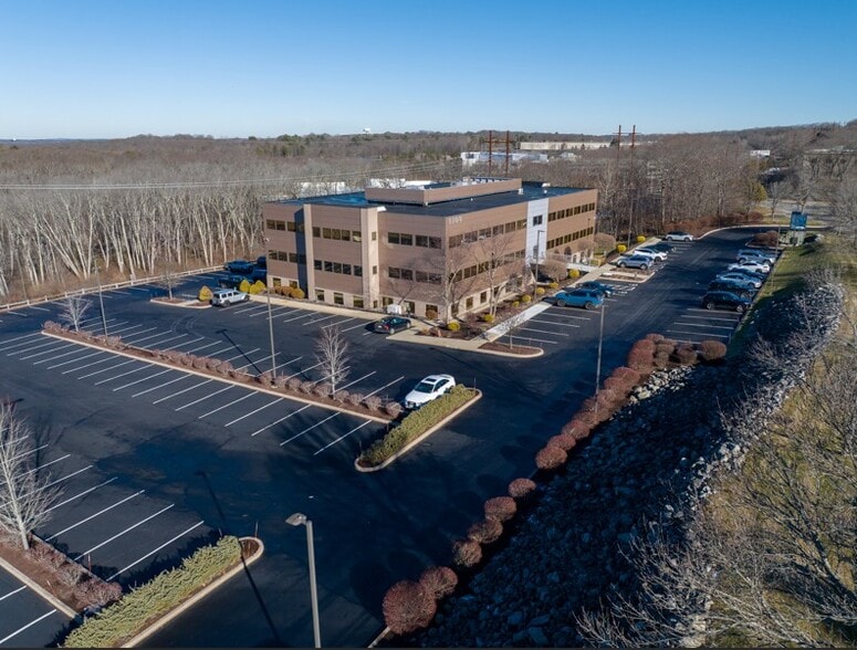 More Photos Of 1300 Highland Corporate Dr, Cumberland Medical For Lease