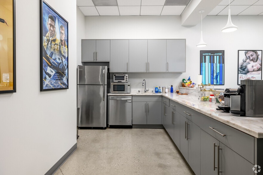 More Photos Of 9150 Wilshire Blvd, Beverly Hills Medical For Sale