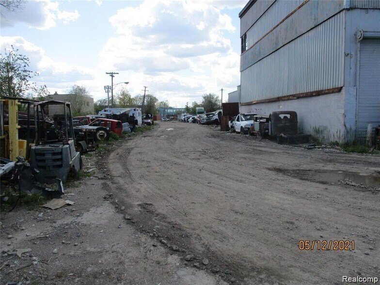 More Photos Of 7170 E McNichols Rd, Detroit Manufacturing For Sale