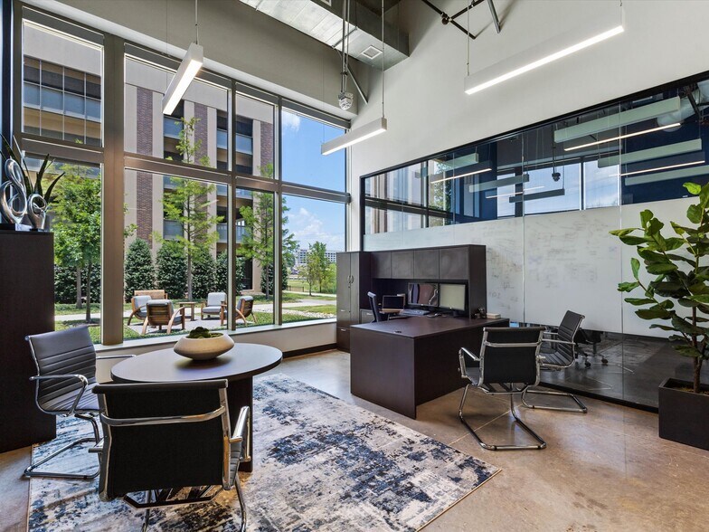 More Photos Of 550 Reserve St, Southlake Loft Creative Space For Lease