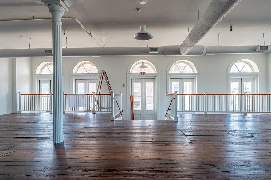 More Photos Of 112 23rd St, Galveston Freestanding For Lease