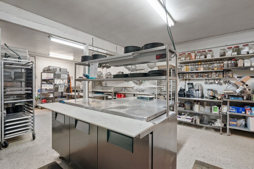 More Photos Of 101 Provence View Ln, Sequim Restaurant For Sale