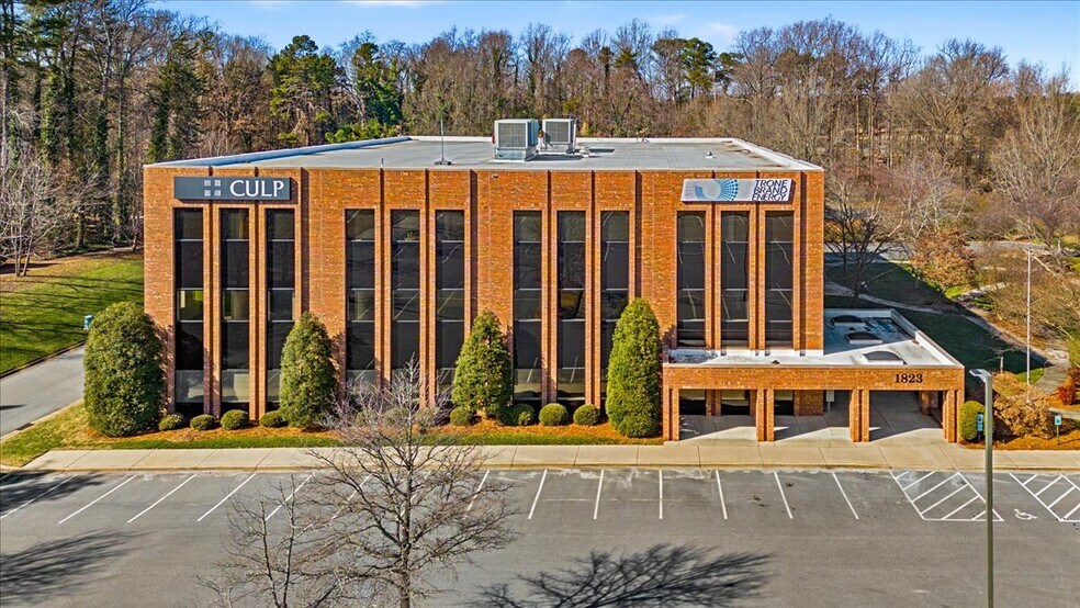 More Photos Of 1823 Eastchester Dr, High Point Office For Lease