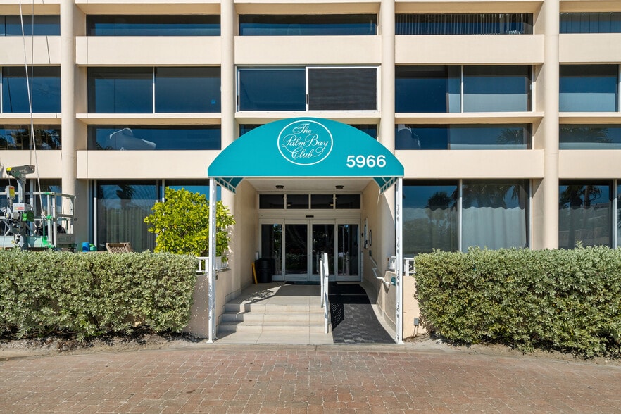 More Photos Of 5966 Midnight Pass Rd, Sarasota Hotel For Sale