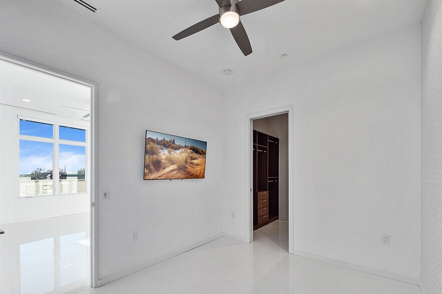 More Photos Of 400 S Old Woodward Ave, Birmingham Apartments For Sale