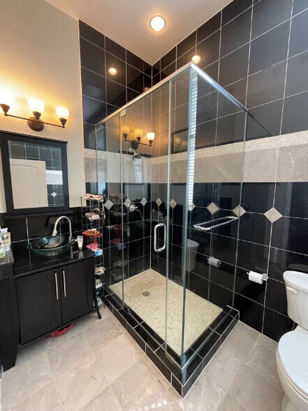 More Photos Of 9 E 18th St, Bayonne Apartments For Sale