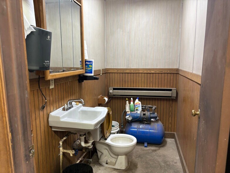 More Photos Of 5573 M 65 N, Lachine Service For Sale