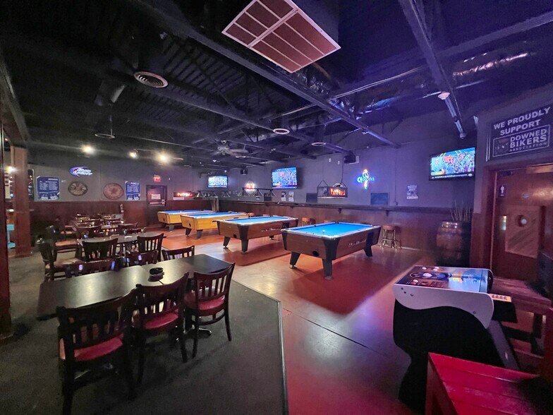 More Photos Of 8301 Glade Ave, Oklahoma City Restaurant For Lease