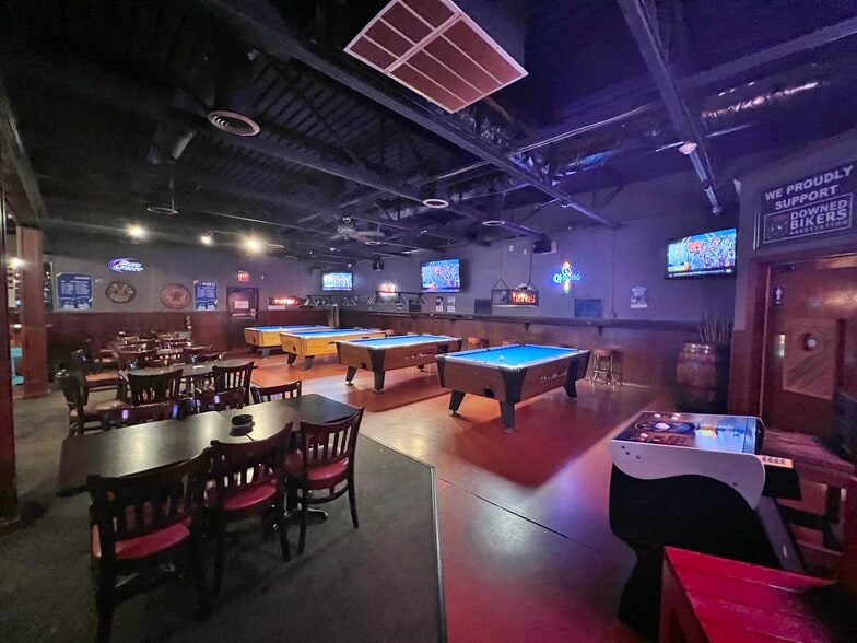 More Photos Of 8301 Glade Ave, Oklahoma City Restaurant For Lease