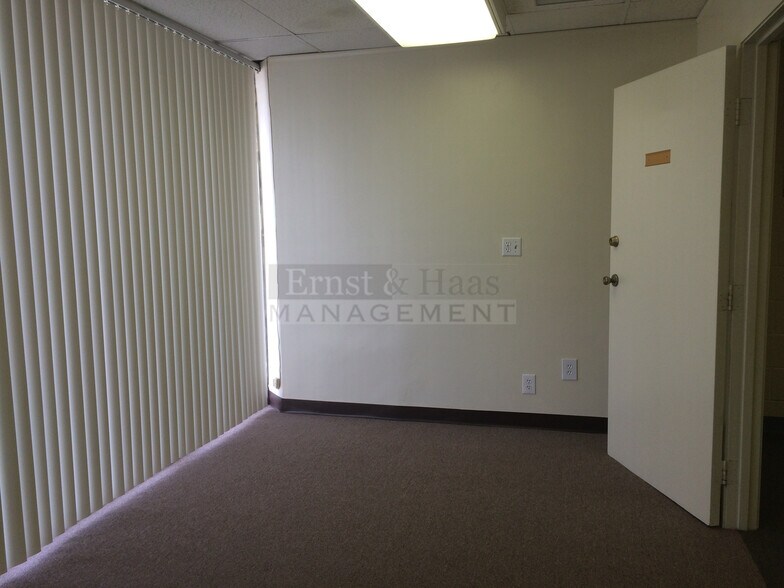 More Photos Of 3646 Long Beach Blvd, Long Beach Loft Creative Space For Sale