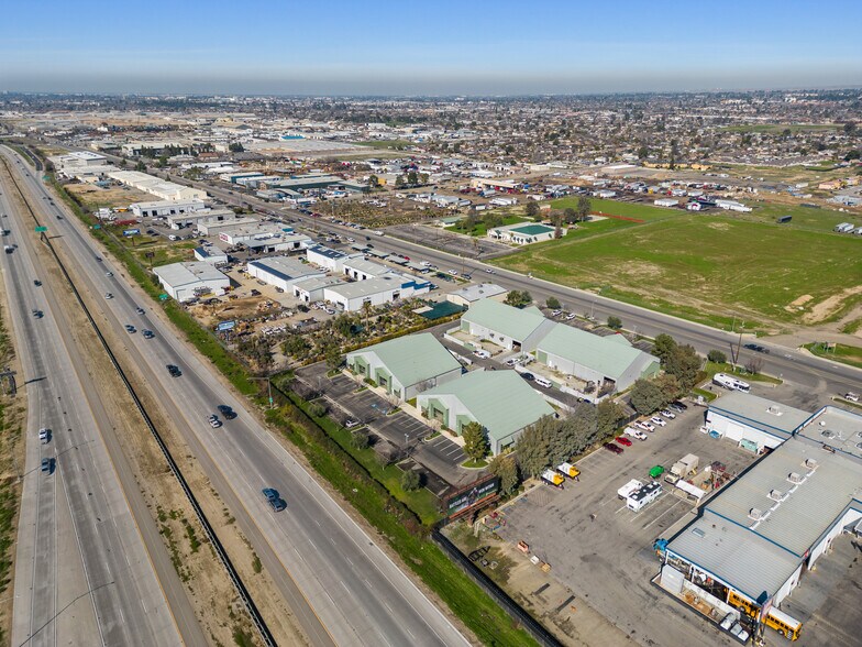 More Photos Of 4425 E Brundage Ln, Bakersfield Unknown For Lease