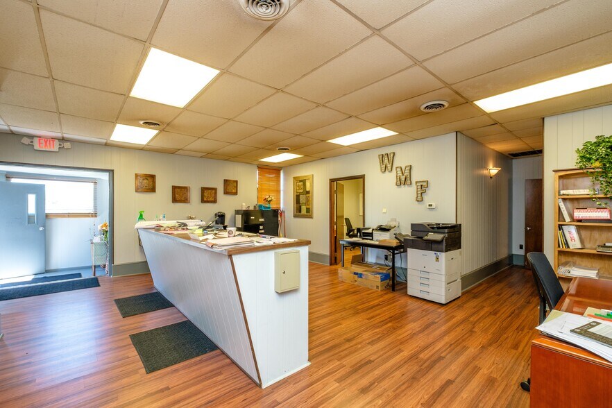 More Photos Of 51 E Side Hwy, Waynesboro Warehouse For Sale