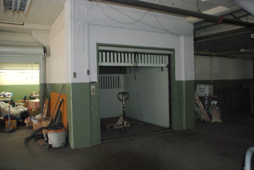 More Photos Of 4383 Fruitland Ave, Vernon Manufacturing For Sale