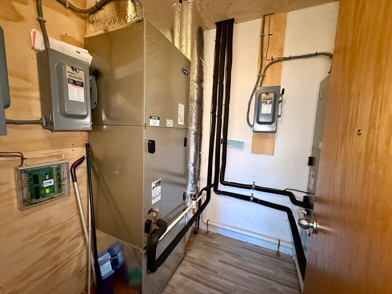 More Photos Of 73 Main St S, Woodbury Storefront Retail Office For Sale