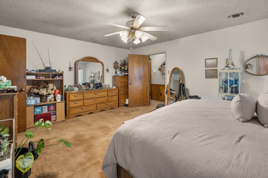 More Photos Of 5792 FM 6, Josephine Showroom For Sale