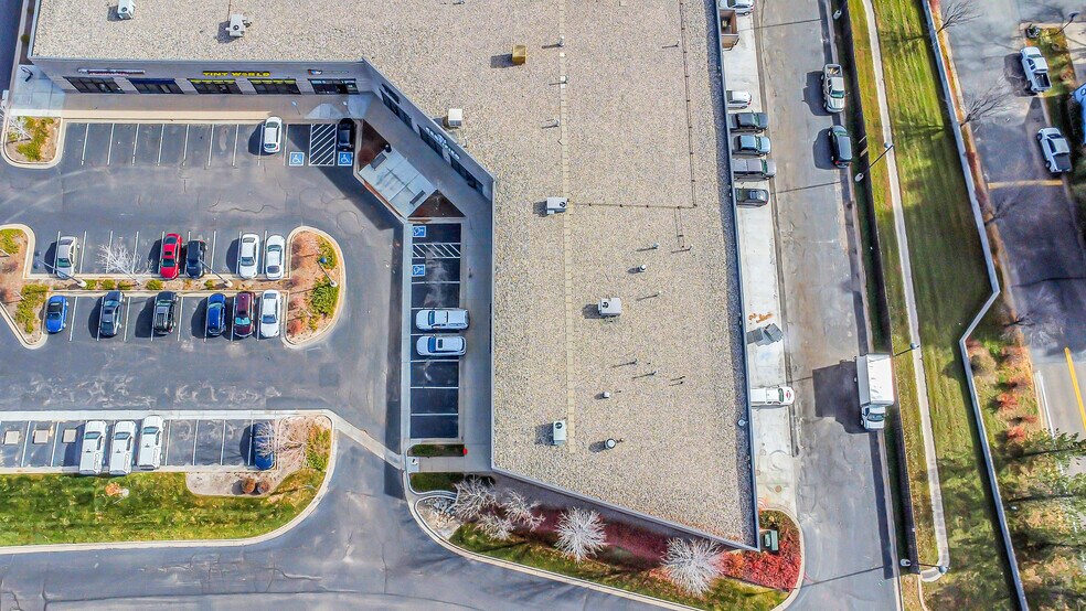 More Photos Of 2415 E Mulberry St, Fort Collins Showroom For Lease