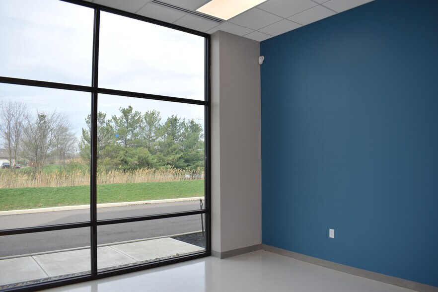 More Photos Of 37988 Avon Commerce Pky, Avon Distribution For Lease