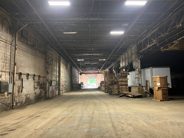 More Photos Of 2331 S 30th St, Lafayette Manufacturing For Sale