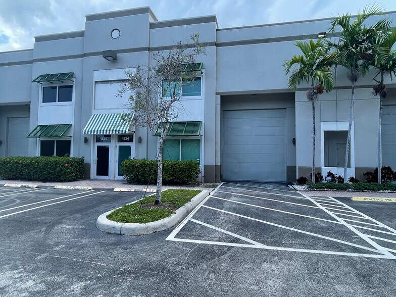 More Photos Of 1510-1556 SW 13th Ct, Pompano Beach Showroom For Sale