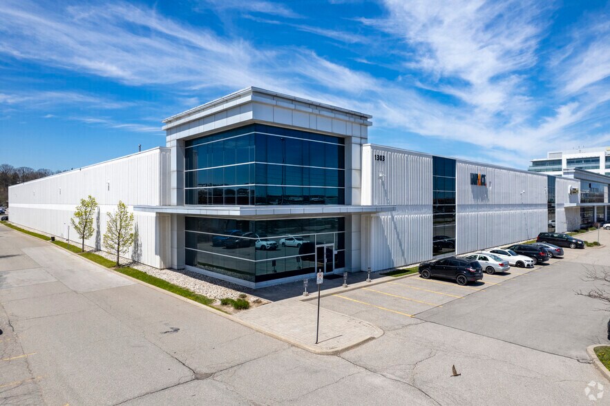 Primary Photo Of 1303 N Service Rd E, Oakville Warehouse For Lease