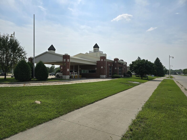 Primary Photo Of 2755 10th Ave N, Grand Forks Office For Sale