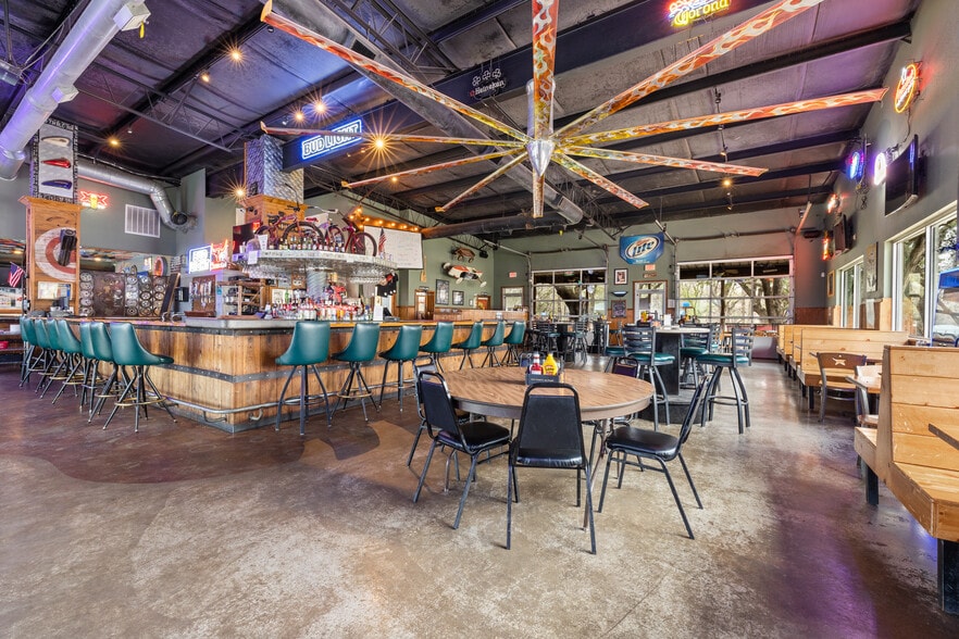 More Photos Of 1515 N Interstate 35, Georgetown Freestanding For Sale