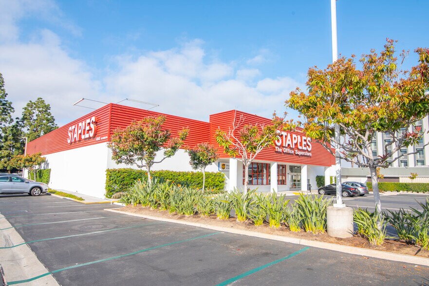 More Photos Of 4343 Macarthur Blvd, Newport Beach Freestanding For Sale