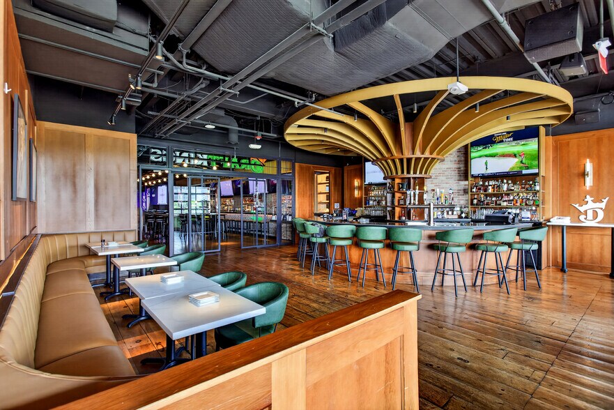 More Photos Of 128-130 2nd Ave N, Nashville Bar For Sale