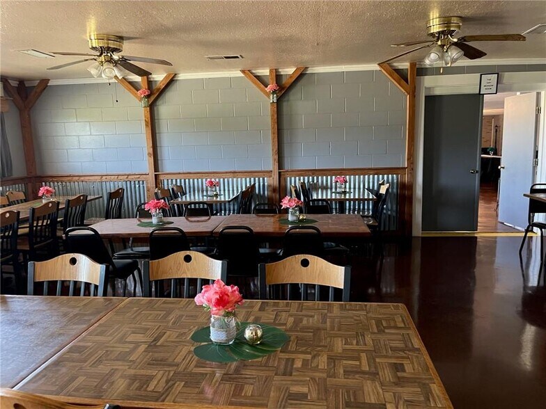 More Photos Of 20674 S Highway 59, Evansville Restaurant For Sale