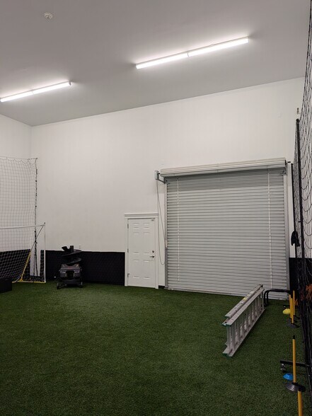 More Photos Of 13131 Mukilteo Speedway, Lynnwood Warehouse For Lease