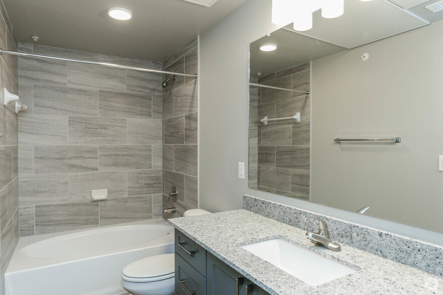 More Photos Of 14340 Wallisville Rd, Houston Apartments For Sale