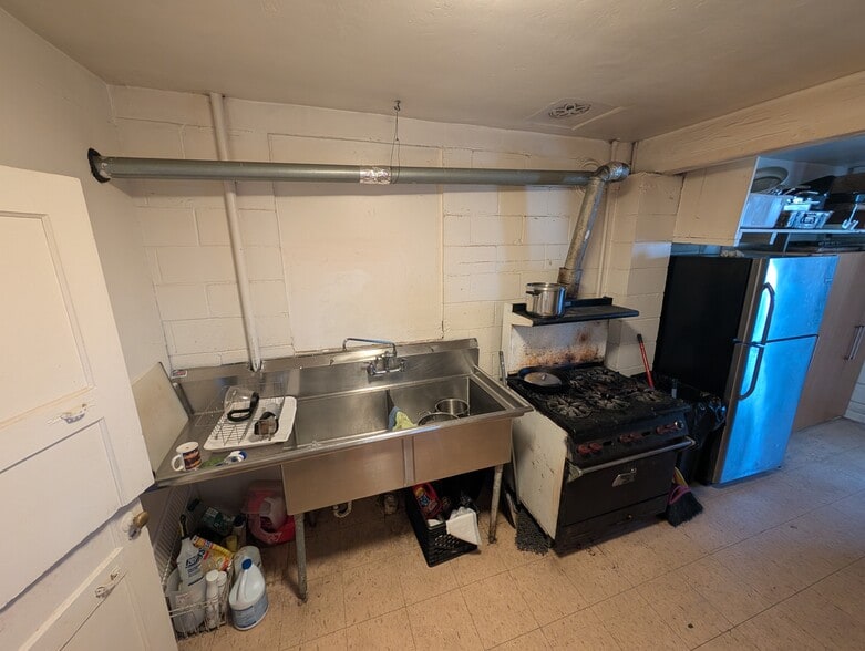 More Photos Of 310 Peralta St, Oakland Religious Facility For Sale