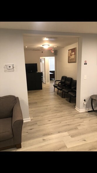 More Photos Of 340 Lockheed Ave SE, Marietta Healthcare For Sale