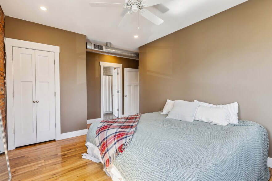 More Photos Of 801 Literary Rd, Cleveland Storefront Retail Residential For Sale
