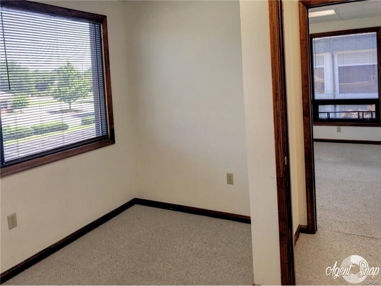 More Photos Of 838 Walker Sq, Dover Office For Sale