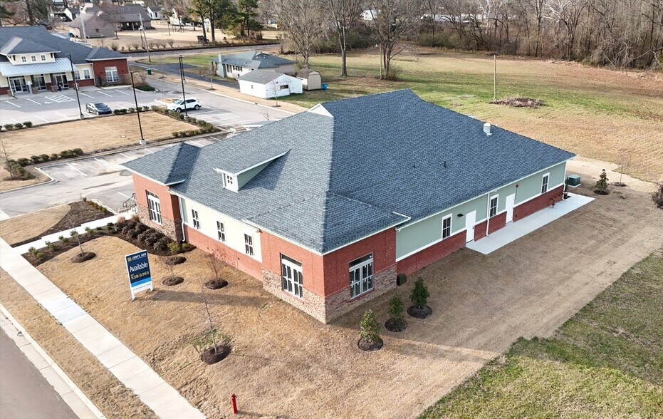 More Photos Of 6245 Greenlee St, Arlington Office For Sale