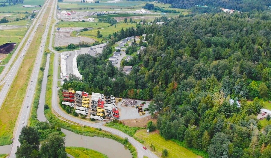 More Photos Of 3051 Eldridge Rd, Abbotsford Office For Sale