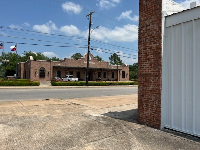 More Photos Of 400 S Austin St, Brenham Land For Sale