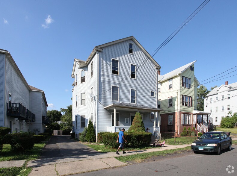 More Photos Of 140 Daly Ave, New Britain Apartments For Sale
