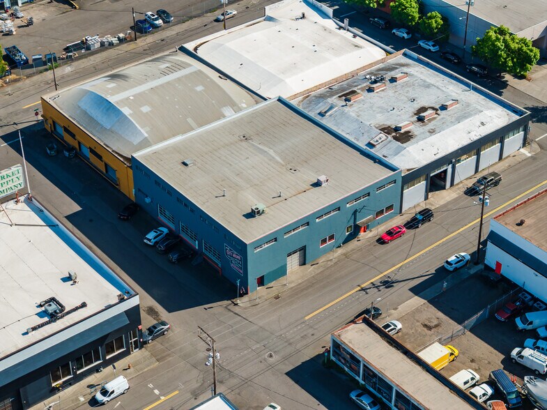 More Photos Of 217 SE Taylor St, Portland Warehouse For Sale