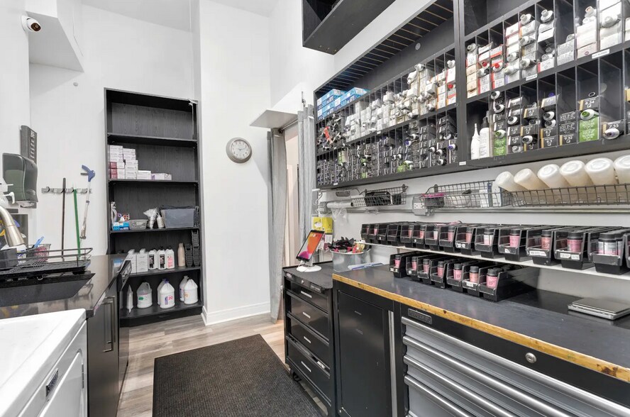 More Photos Of 711 W Hillgrove Ave, La Grange Storefront Retail Residential For Sale