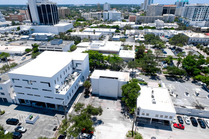 More Photos Of 1551 2nd St, Sarasota Office For Lease