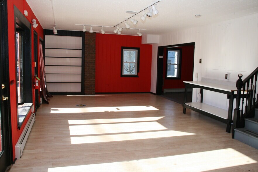 More Photos Of 39 Mine St, Flemington Freestanding For Lease