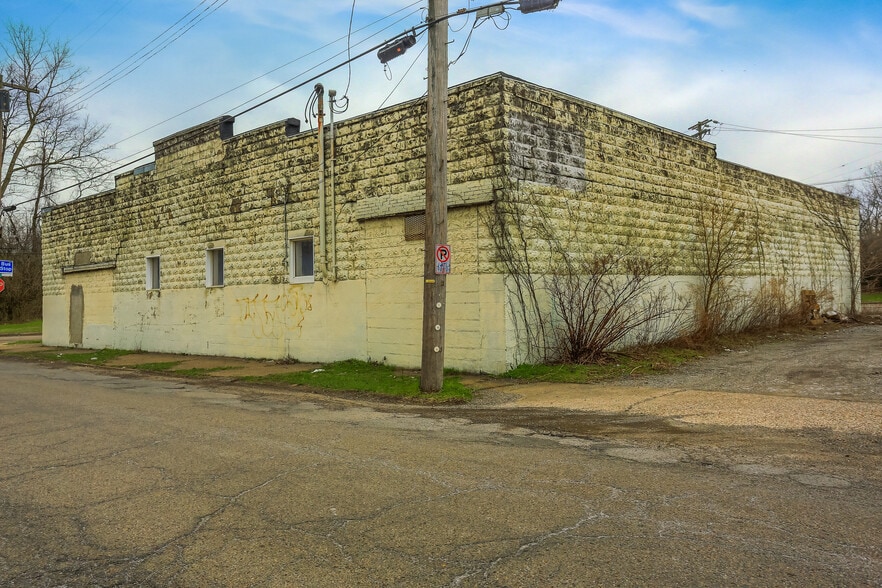 More Photos Of 97 Helen St, McKees Rocks Warehouse For Sale