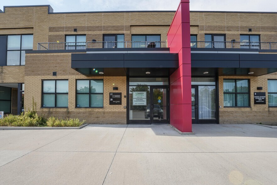 More Photos Of 2155 Dunwin Dr, Mississauga Office Residential For Sale